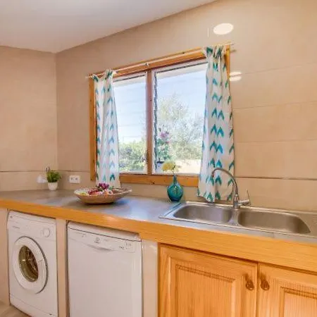 Holiday Sleeps 8 With Pool بويينسا