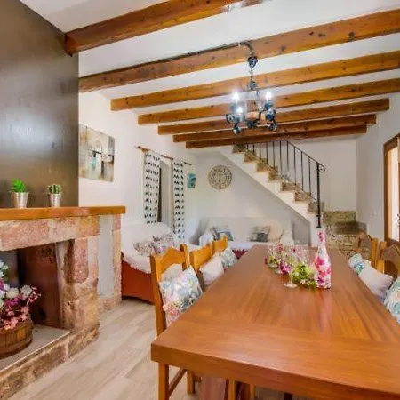 بيت للعطل Holiday Sleeps 8 With Pool