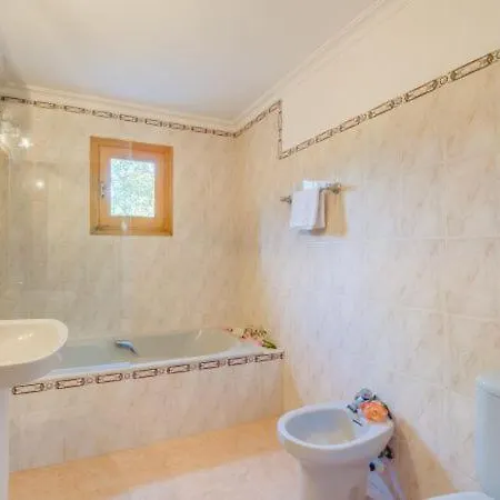 Holiday Sleeps 8 With Pool