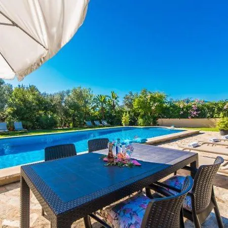 Holiday Sleeps 8 With Pool
