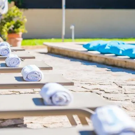 بيت للعطل Holiday Sleeps 8 With Pool *