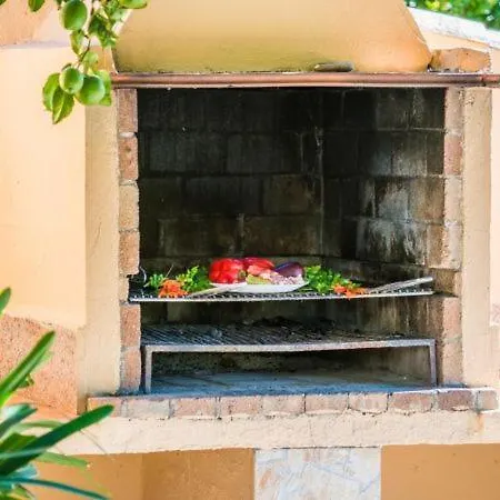بيت للعطل Holiday Sleeps 8 With Pool بويينسا
