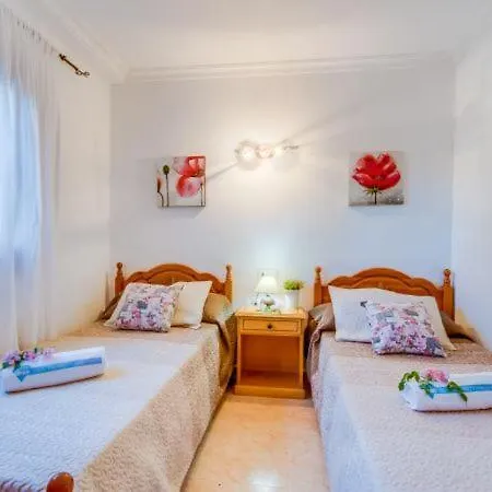 Holiday Sleeps 8 With Pool بيت للعطل بويينسا