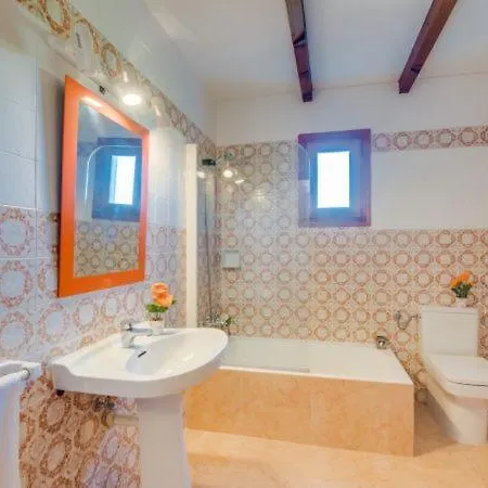 بيت للعطل Holiday Sleeps 8 With Pool بويينسا